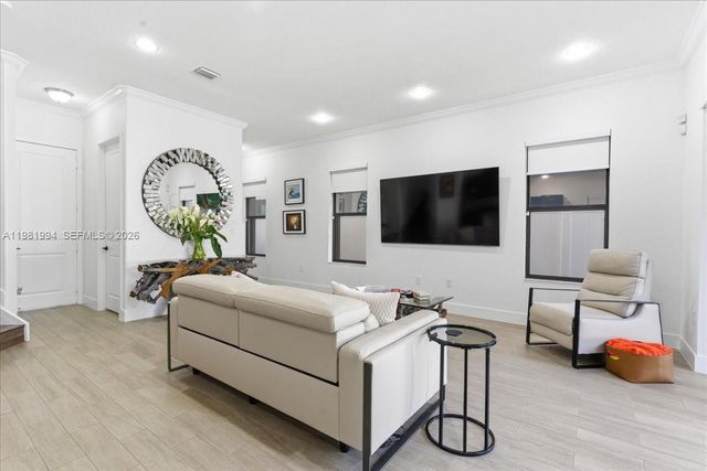 3407 W 99th Pl 3407, Hialeah, FL 33018