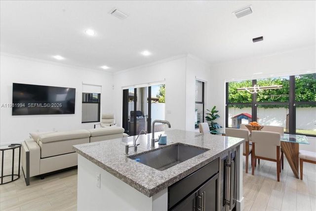 3407 W 99th Pl 3407, Hialeah, FL 33018