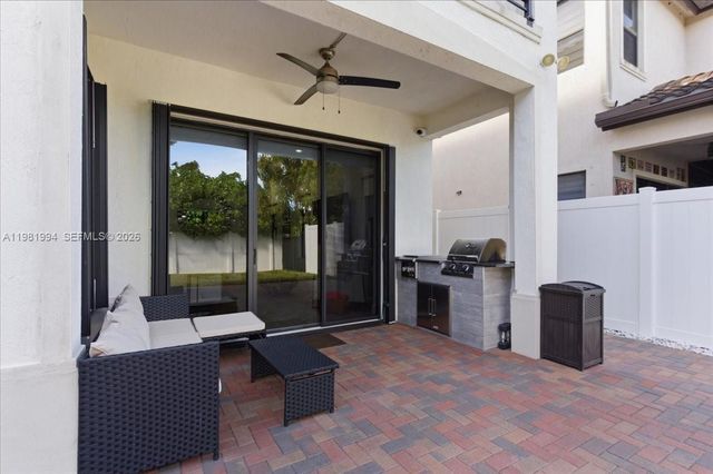 3407 W 99th Pl 3407, Hialeah, FL 33018