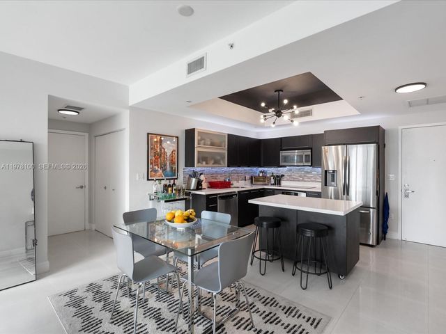 90 SW 3rd St 2015, Miami, FL 33130