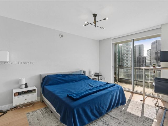 90 SW 3rd St 2015, Miami, FL 33130