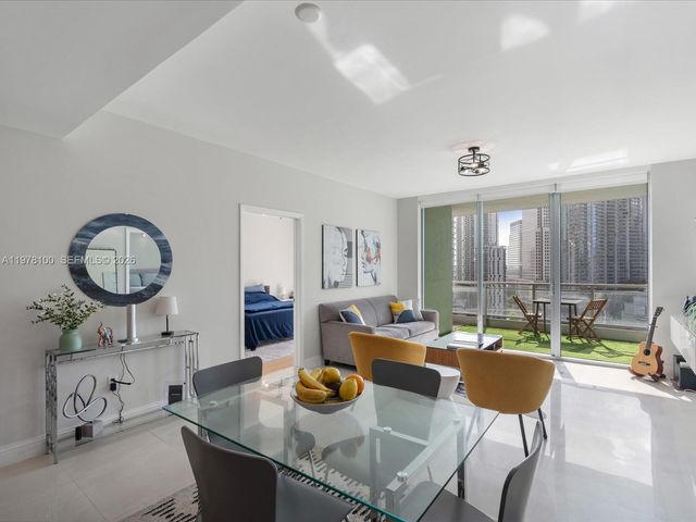 90 SW 3rd St 2015, Miami, FL 33130