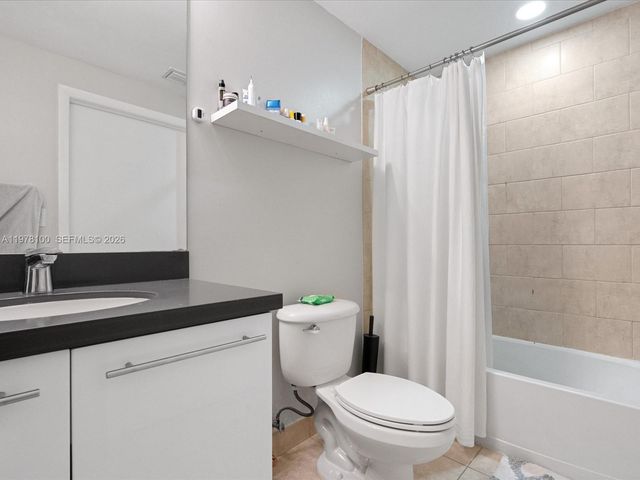 90 SW 3rd St 2015, Miami, FL 33130