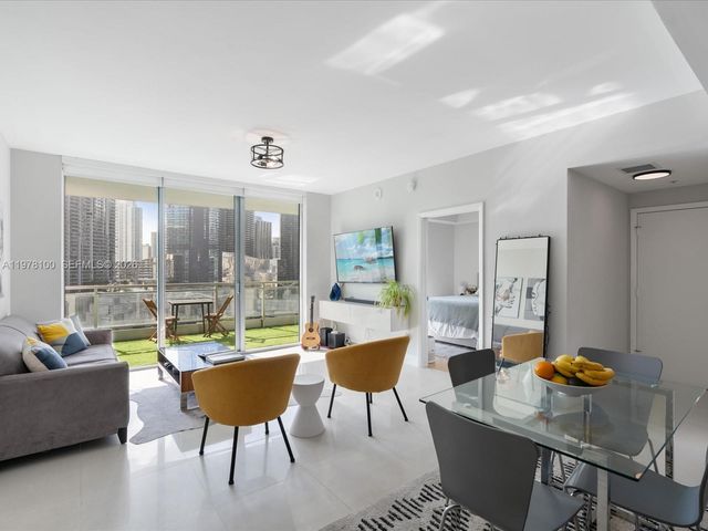 90 SW 3rd St 2015, Miami, FL 33130