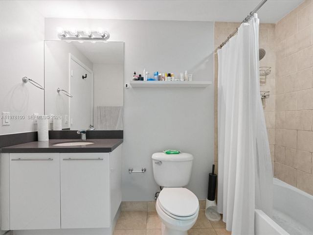 90 SW 3rd St 2015, Miami, FL 33130