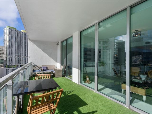 90 SW 3rd St 2015, Miami, FL 33130