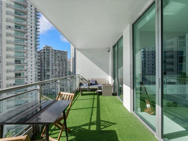 90 SW 3rd St 2015, Miami, FL 33130