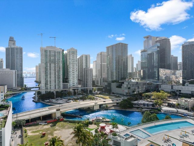 90 SW 3rd St 2015, Miami, FL 33130