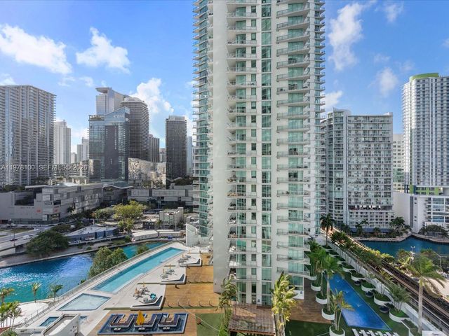 90 SW 3rd St 2015, Miami, FL 33130
