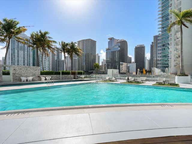 90 SW 3rd St 2015, Miami, FL 33130