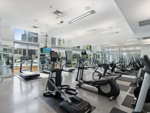 90 SW 3rd St 2015, Miami, FL 33130