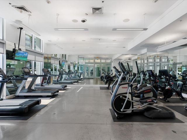 90 SW 3rd St 2015, Miami, FL 33130