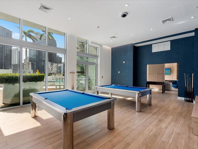 90 SW 3rd St 2015, Miami, FL 33130