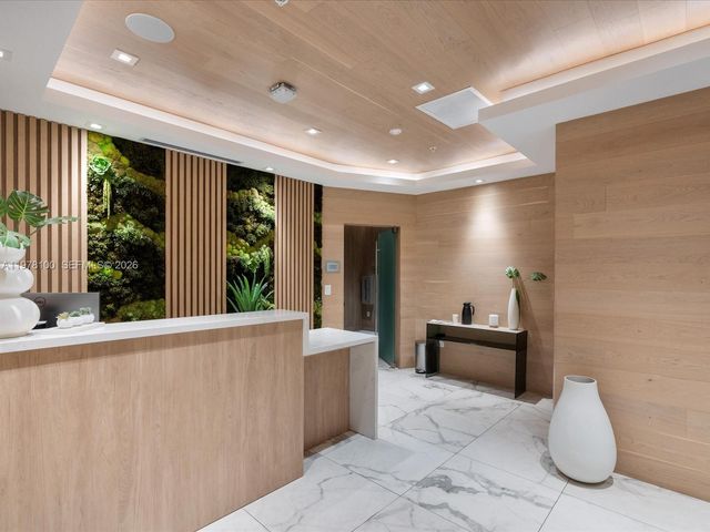 90 SW 3rd St 2015, Miami, FL 33130