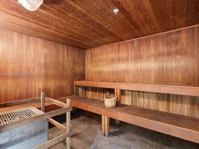 90 SW 3rd St 2015, Miami, FL 33130