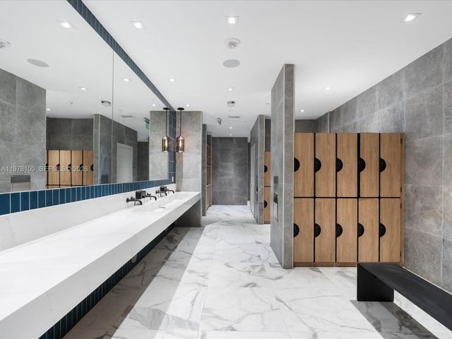 90 SW 3rd St 2015, Miami, FL 33130