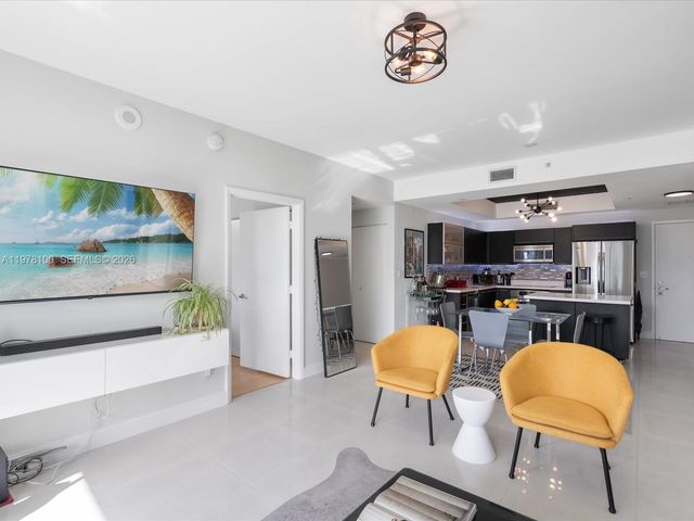 90 SW 3rd St 2015, Miami, FL 33130