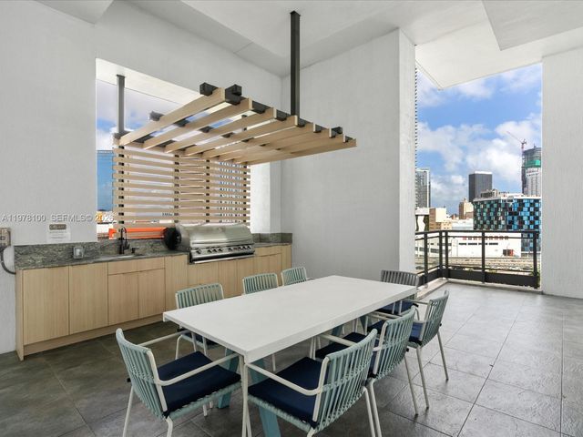 90 SW 3rd St 2015, Miami, FL 33130