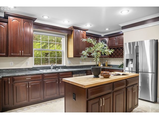 1407 Sw WALTERS Dr, Gresham, OR 97080