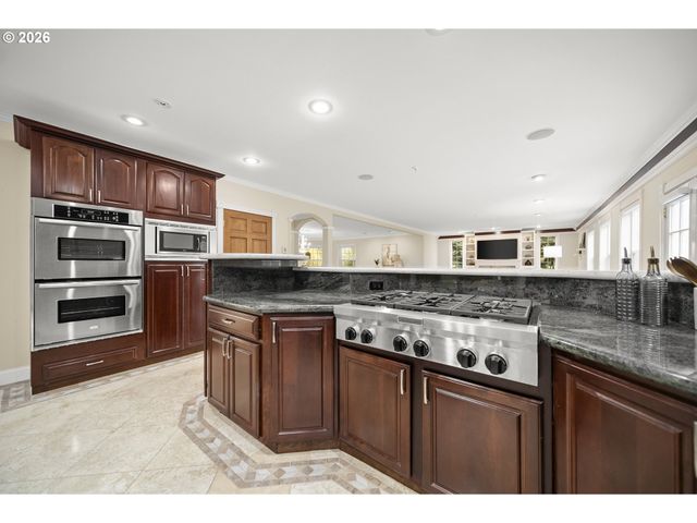 1407 Sw WALTERS Dr, Gresham, OR 97080