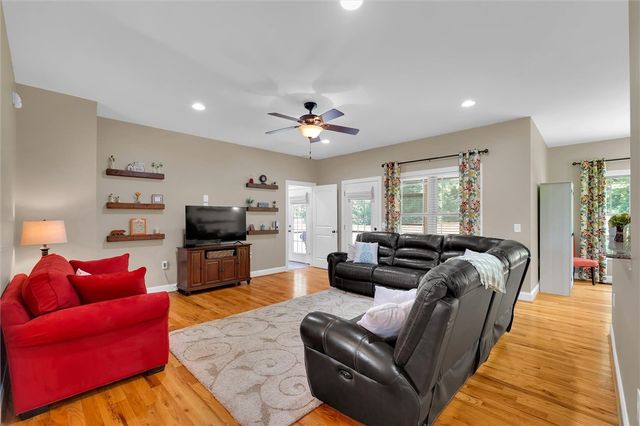 310 Puckett Mill Drive, Central, SC 29630