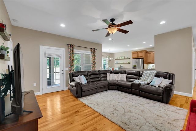 310 Puckett Mill Drive, Central, SC 29630