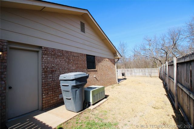 2507 Westwood, Ardmore, OK 73401