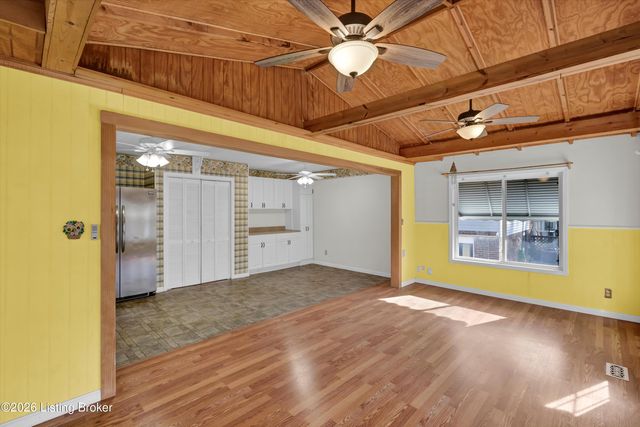 7520 E Orchard Grass Blvd, Crestwood, KY 40014