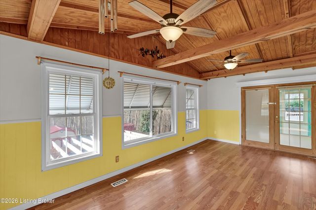 7520 E Orchard Grass Blvd, Crestwood, KY 40014