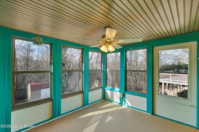 7520 E Orchard Grass Blvd, Crestwood, KY 40014