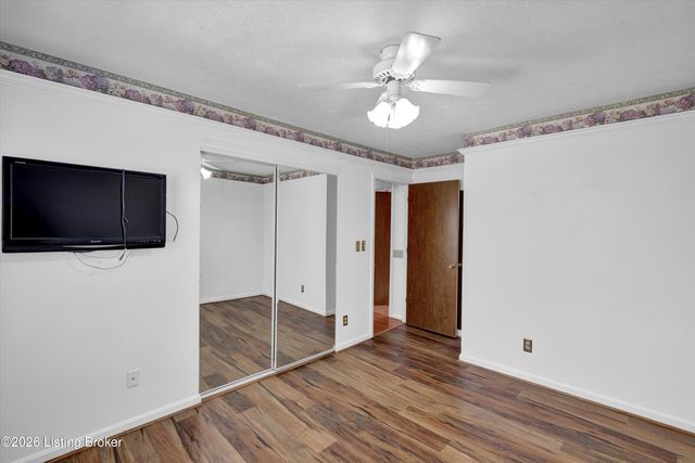 7520 E Orchard Grass Blvd, Crestwood, KY 40014