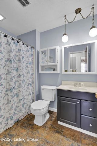 7520 E Orchard Grass Blvd, Crestwood, KY 40014