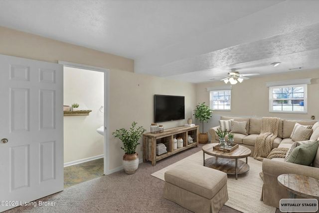 7520 E Orchard Grass Blvd, Crestwood, KY 40014