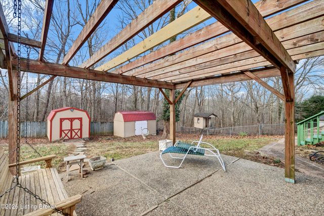 7520 E Orchard Grass Blvd, Crestwood, KY 40014