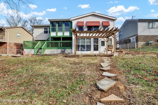 7520 E Orchard Grass Blvd, Crestwood, KY 40014