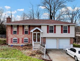 7520 E Orchard Grass Blvd, Crestwood, KY 40014