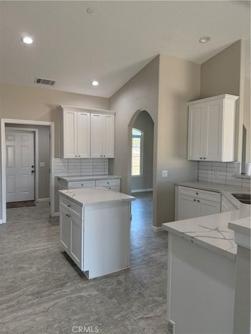 17796 Valencia Street, Hesperia, CA 92345