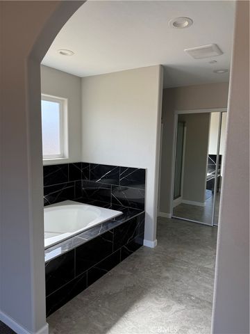 17796 Valencia Street, Hesperia, CA 92345