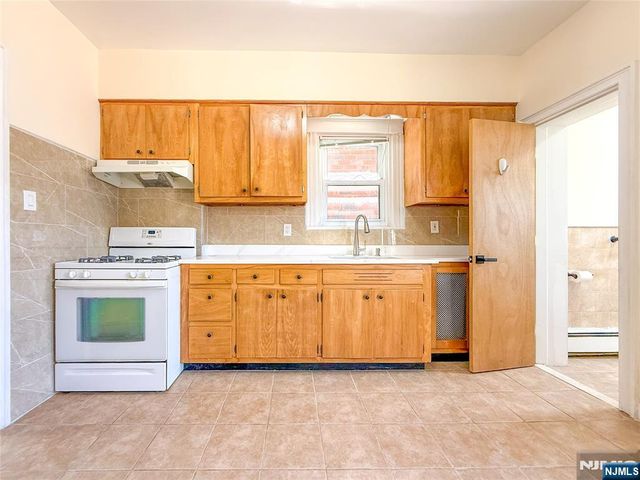 244 Lincoln Avenue, Cliffside Park, NJ 07010