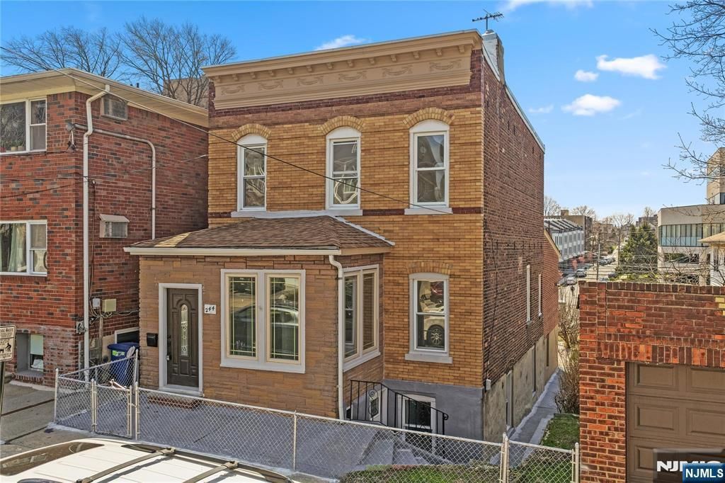 244 Lincoln Avenue, Cliffside Park, NJ 07010