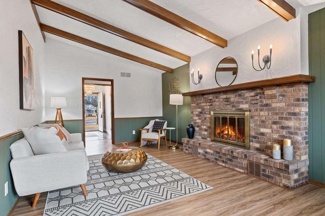 36 APACHE COURT, Appleton, WI 54911