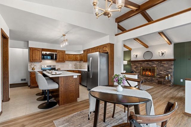 36 APACHE COURT, Appleton, WI 54911