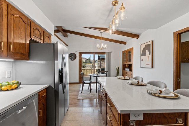 36 APACHE COURT, Appleton, WI 54911