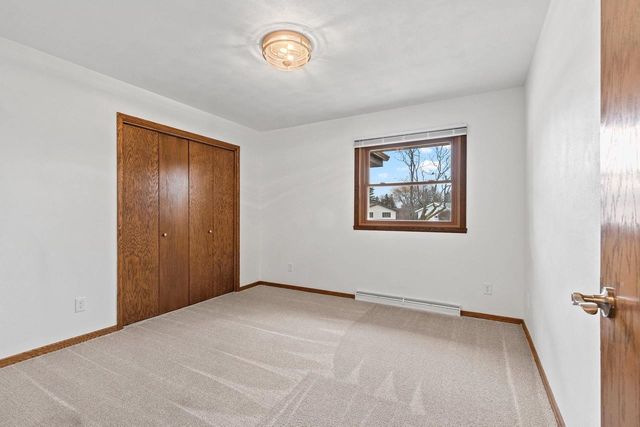 36 APACHE COURT, Appleton, WI 54911