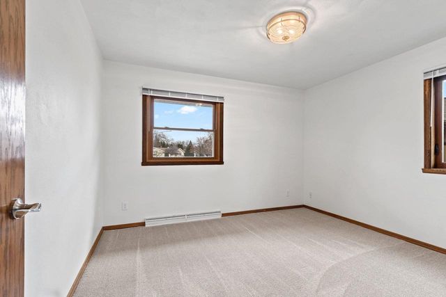 36 APACHE COURT, Appleton, WI 54911