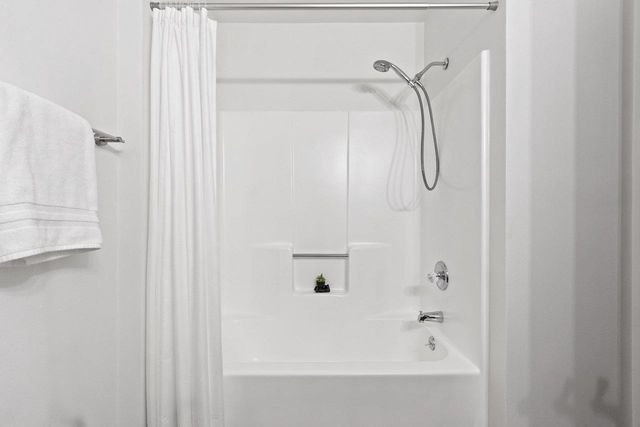 36 APACHE COURT, Appleton, WI 54911