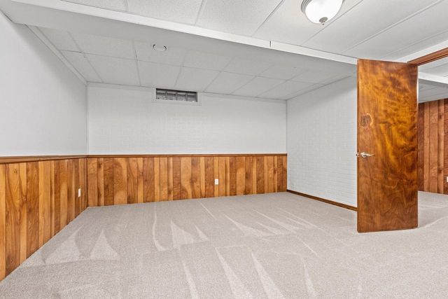 36 APACHE COURT, Appleton, WI 54911