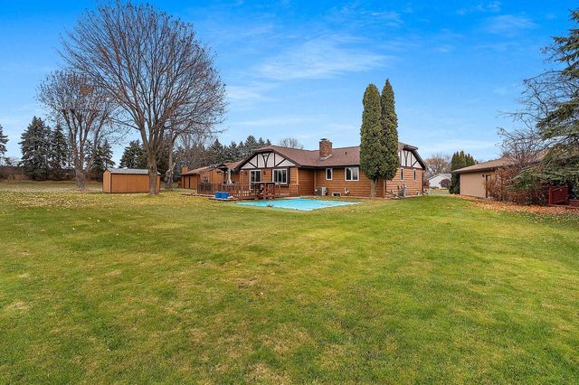 36 APACHE COURT, Appleton, WI 54911