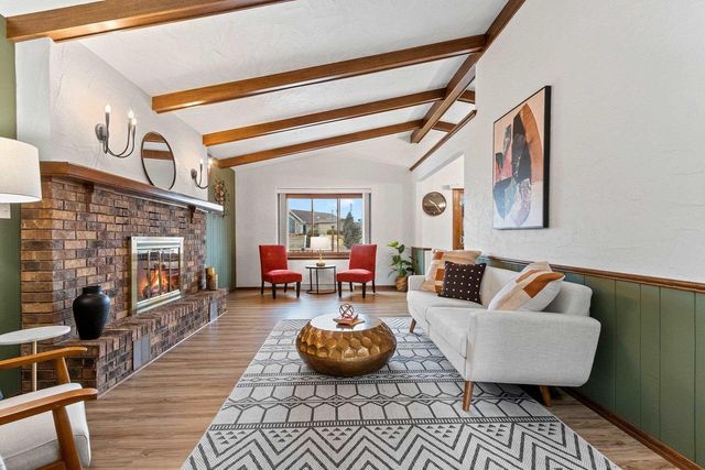 36 APACHE COURT, Appleton, WI 54911