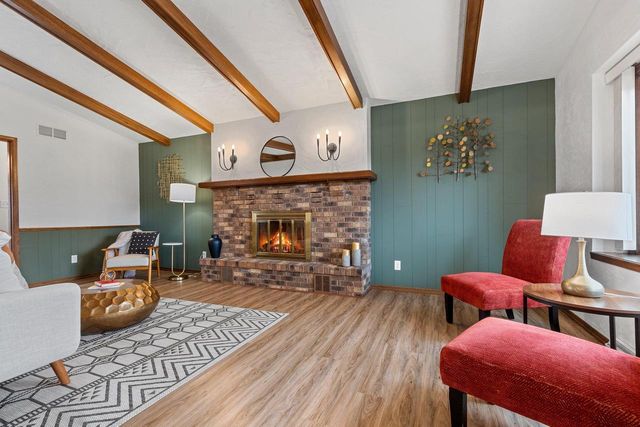 36 APACHE COURT, Appleton, WI 54911